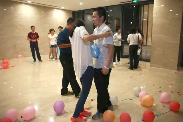 公司舉辦中秋節(jié)外地單身青年歡樂嘉年華活動(dòng)6.jpg 公司舉辦中秋節(jié)外地單身青年歡樂嘉年華活動(dòng)6.jpg