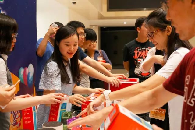 公司舉辦中秋節(jié)外地單身青年歡樂嘉年華活動(dòng)11.jpg 公司舉辦中秋節(jié)外地單身青年歡樂嘉年華活動(dòng)11.jpg